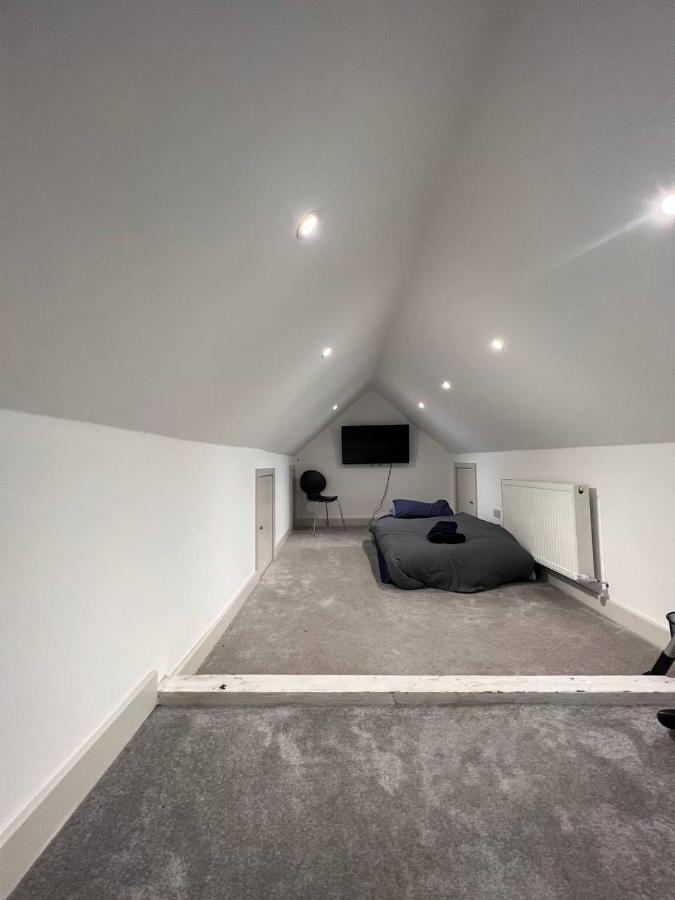 Star London Finchley Road 3-Bed Haven Apartment Екстериор снимка
