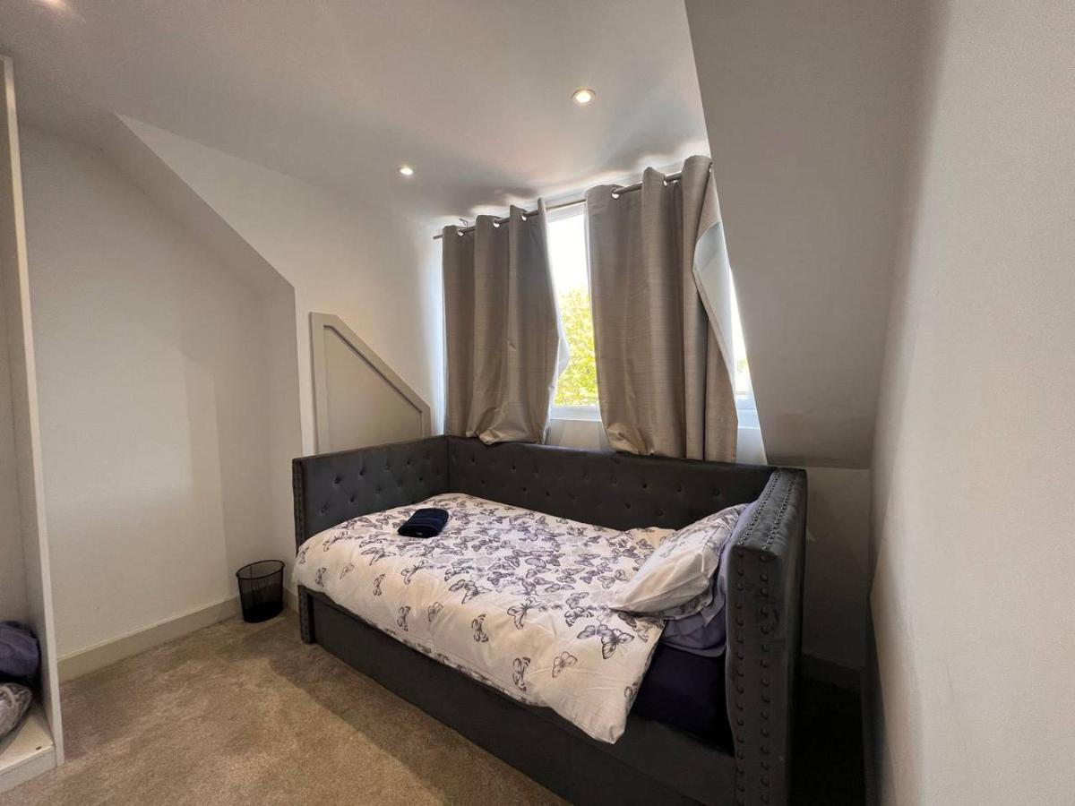 Star London Finchley Road 3-Bed Haven Apartment Екстериор снимка